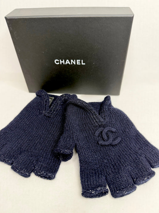 Pre-owned Chanel Navy Cashmere fingerless gloves with box