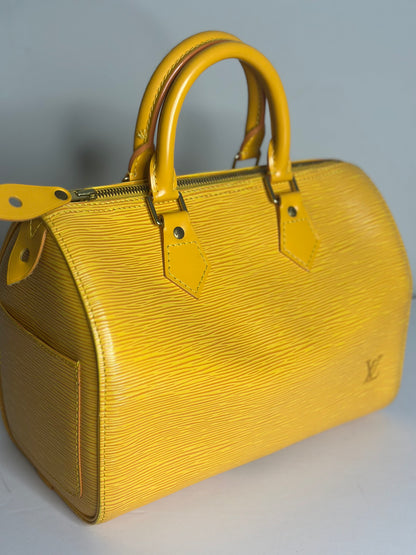 Pre-owned Louis Vuitton yellow Epi leather speedy 25 Boston bag