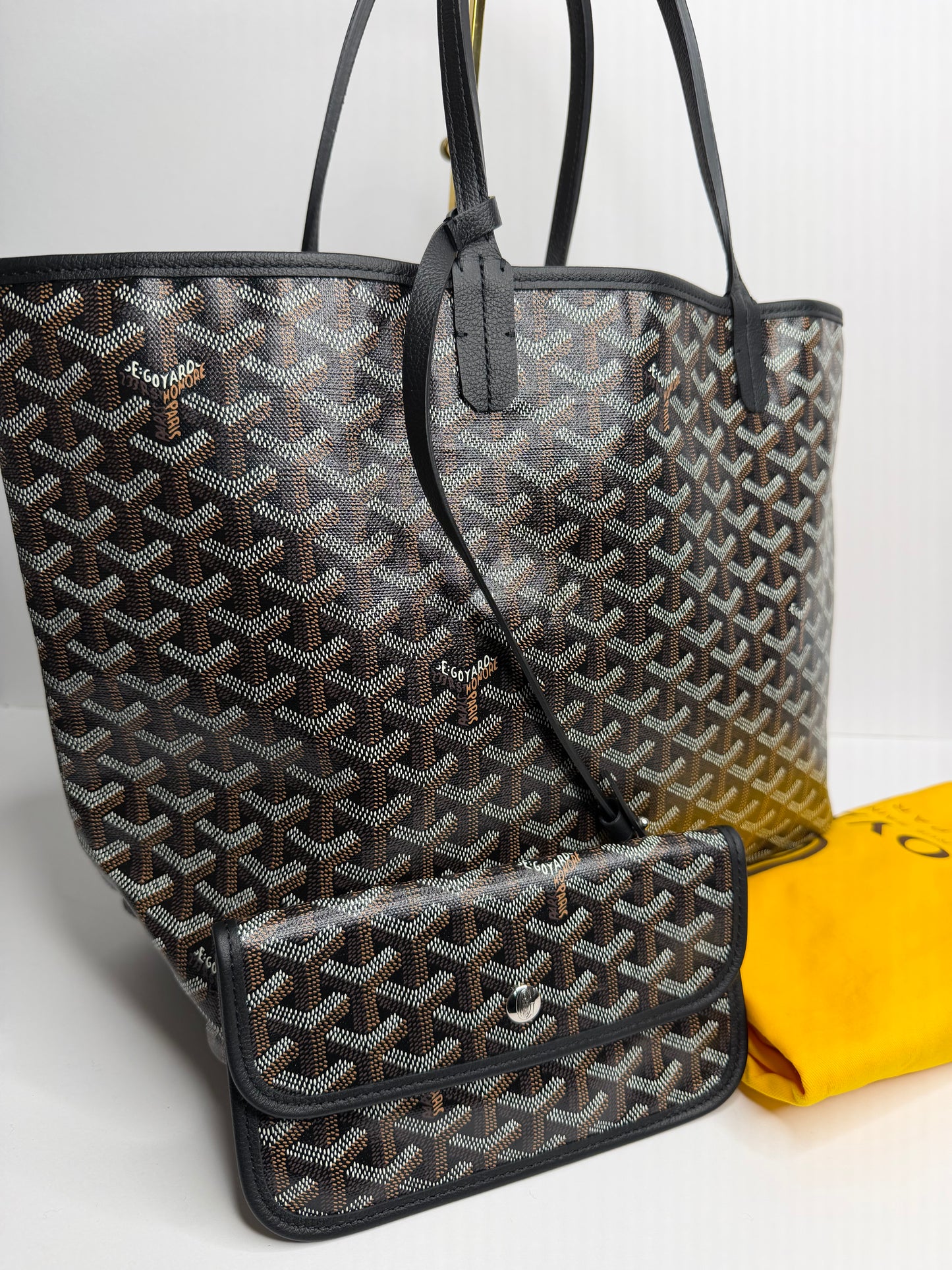 Pre-owned Goyard Black St. Louis p.m. shoulder bag