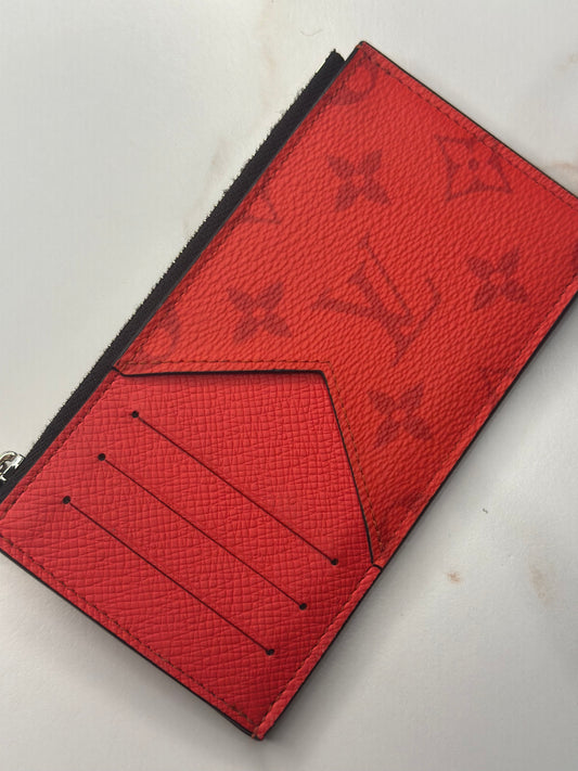 Pre-owned Louis Vuitton Taigarama Coin Card Holder in Rouge