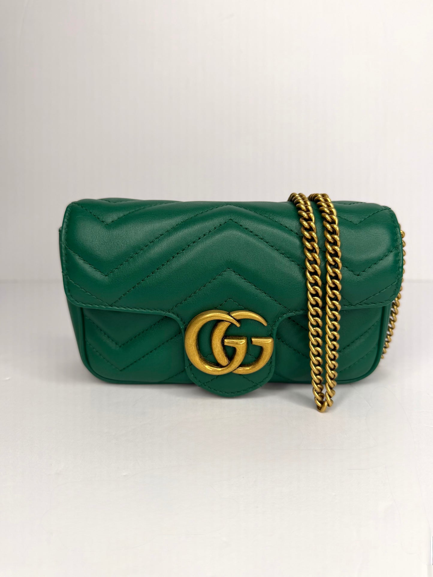 Pre-owned Gucci GG Marmont emerald green super mini crossbody