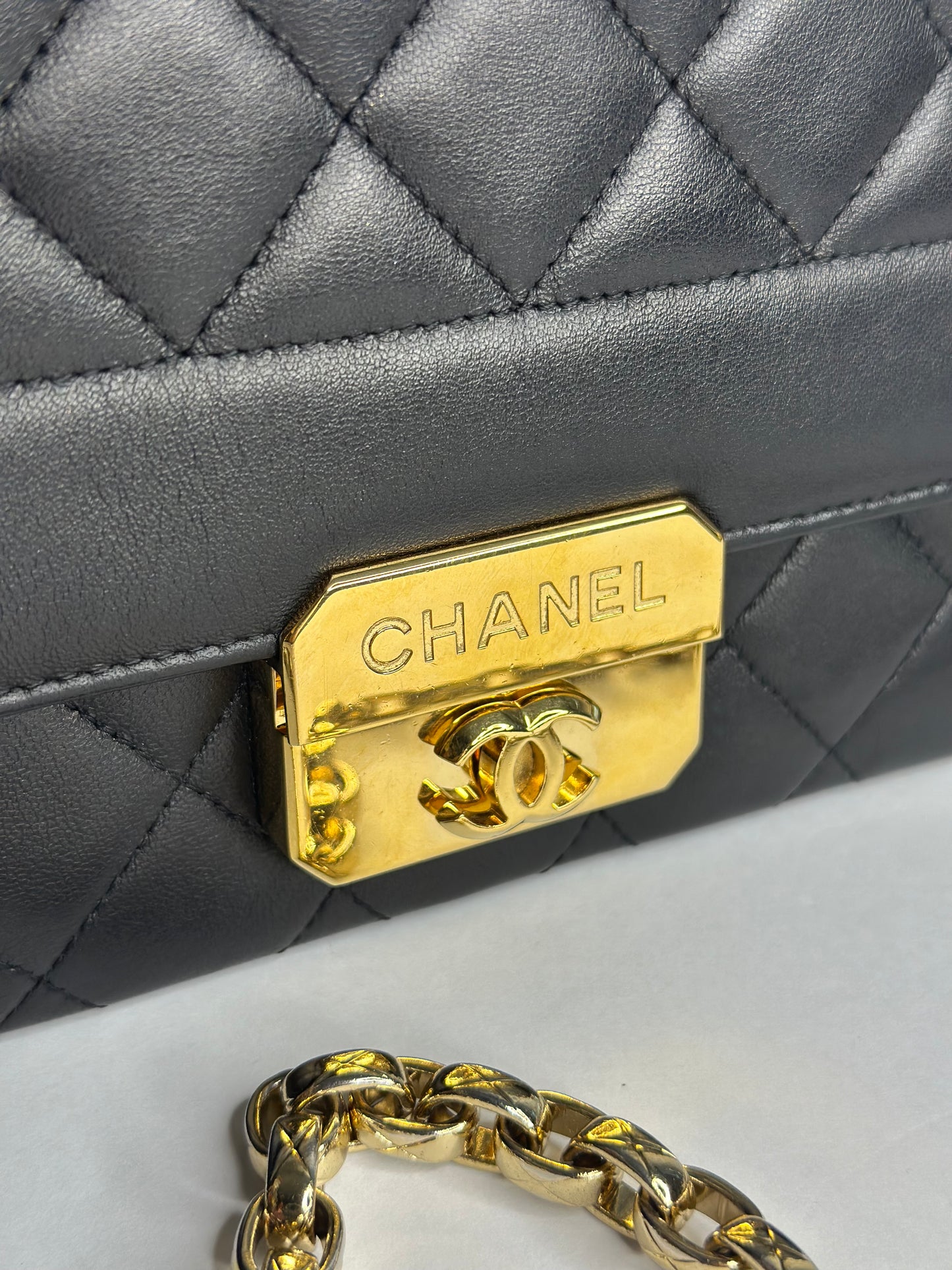 Pre-owned Chanel Lambskin Quilted Chic With Me Flap Black
