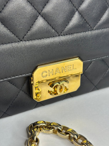Pre-owned Chanel Lambskin Quilted Chic With Me Flap Black