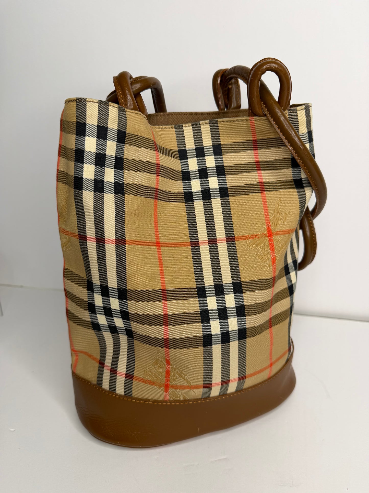 Pre-owned Burberry Nova Check canvas bucket bag