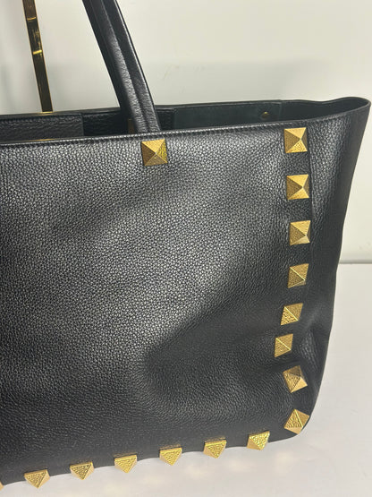 Pre-owned Valentino leather rockstud shoulder tote