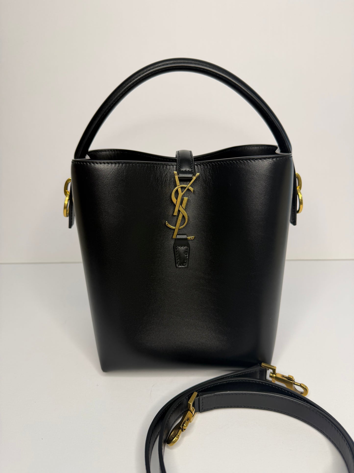 Pre-owned Saint Laurent Le 37 Small Bucket Bag two way tote