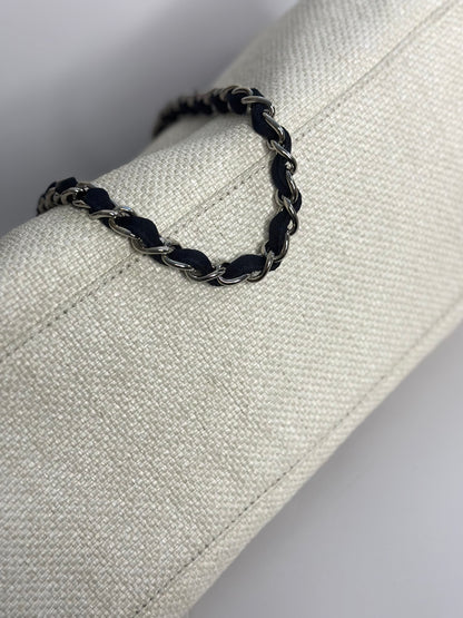 Pre-owned Chanel White and Navy Blue Canvas Deauville Medium Tote