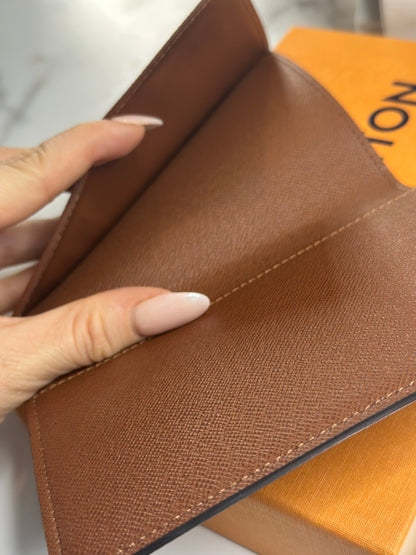 Pre-owned Louis Vuitton Monogram Canvas Passport Holder