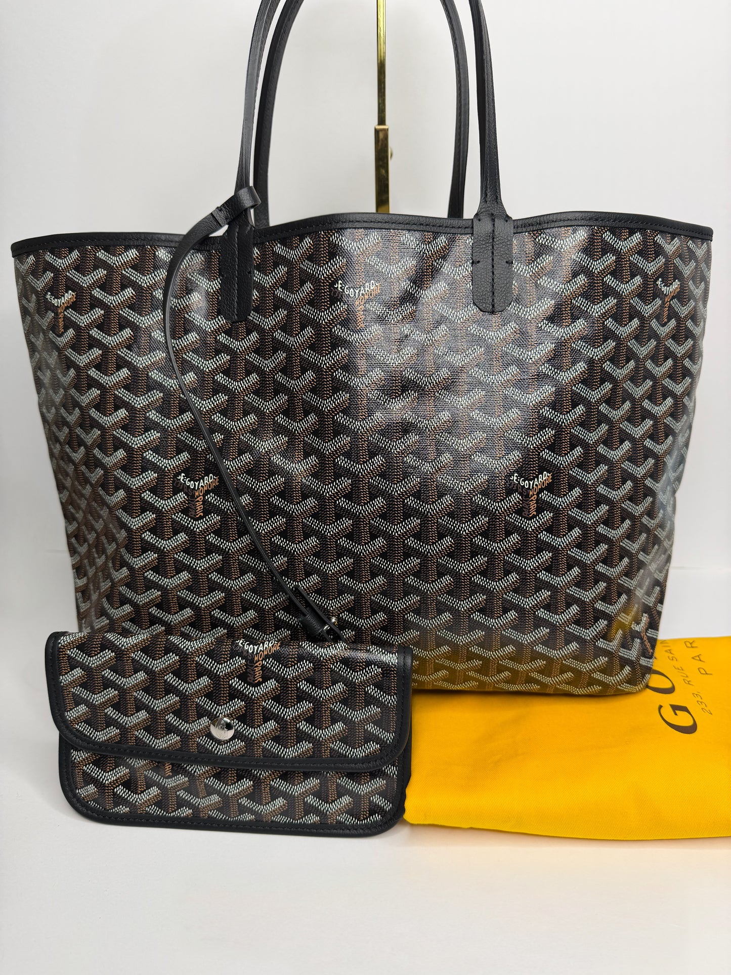 Pre-owned Goyard Black St. Louis p.m. shoulder bag