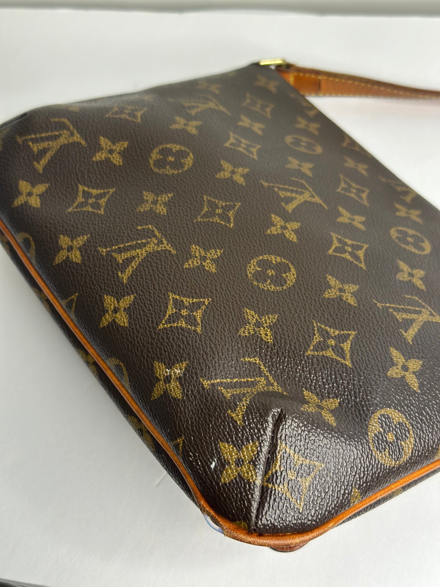 Pre-owned Louis Vuitton monogram canvas musette tango short strap
