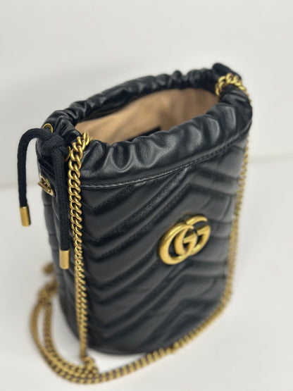 Pre-owned Gucci GG Marmont black matalasse leather mini bucket bag
