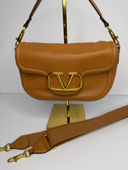 Pre-owned Valentino Garavani Alltime camel tone leather shoulder bag