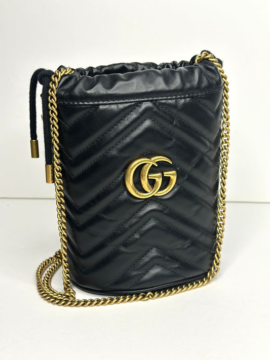 Pre-owned Gucci GG Marmont black matalasse leather mini bucket bag