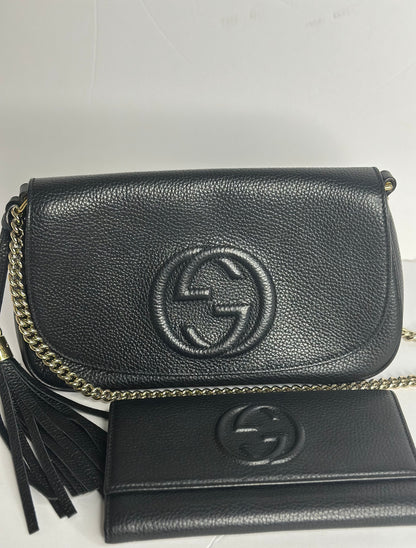 Pre-owned Gucci Black pebbled leather interlocking logo Soho, Crossbody and wallet