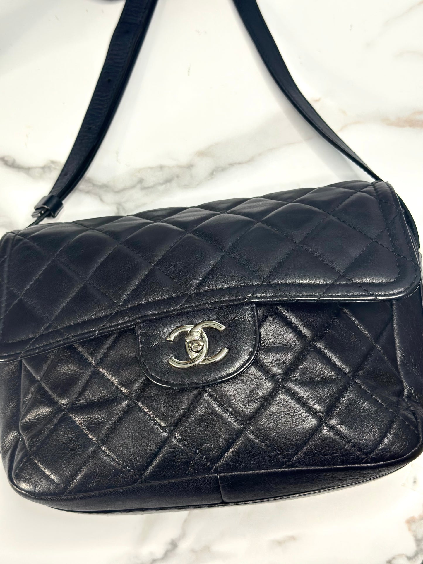 Pre-owned Chanel Easy City Flap black lambskin crossbody