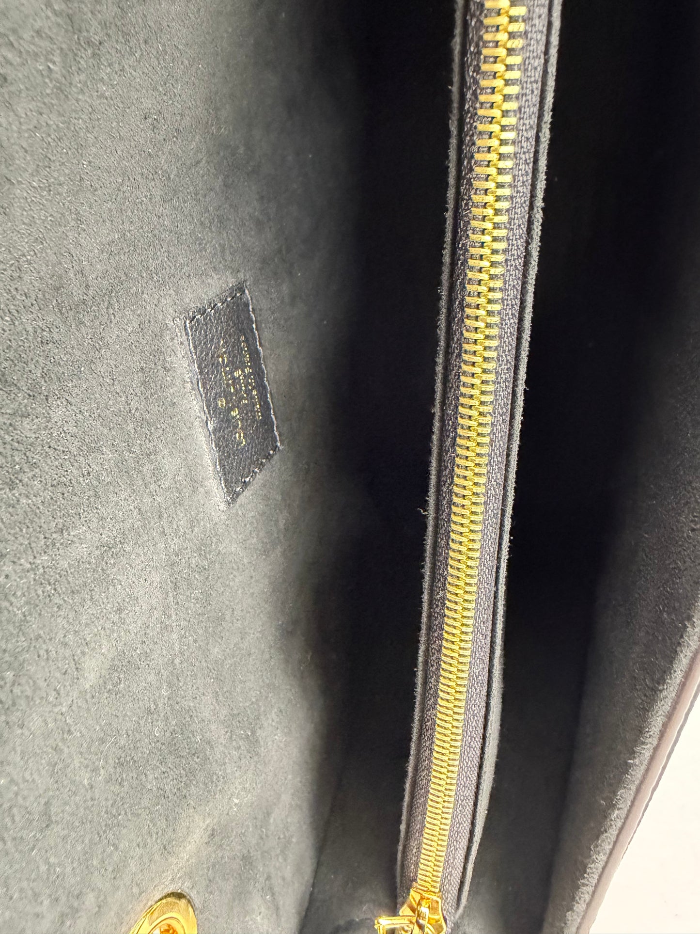 Pre-owned Louis Vuitton monogram canvas victorie shoulder bag
