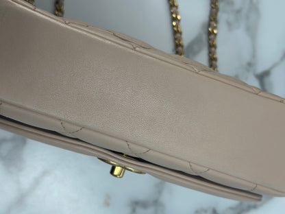 Pre-owned Chanel Diana nude pink Lambskin & calfskin leather shoulder bag