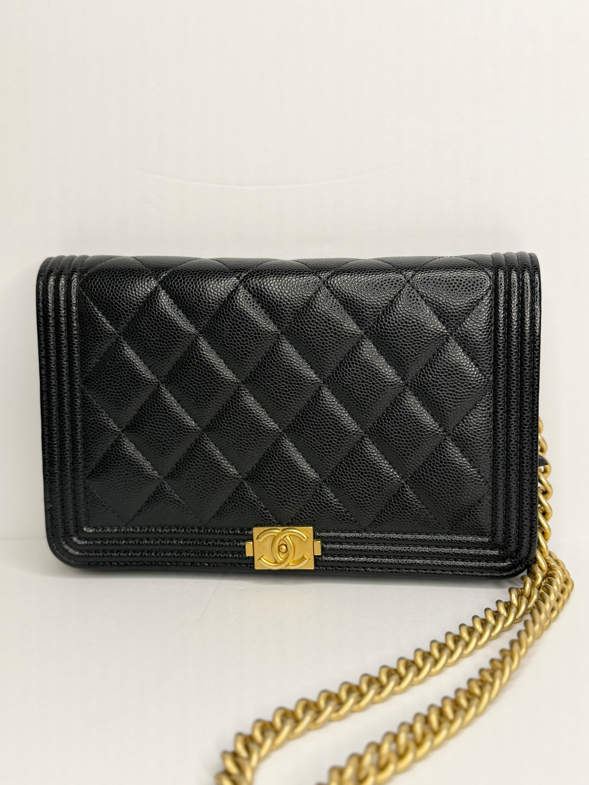 Pre-owned Chanel Le Boy quilted caviar leather wallet on chain