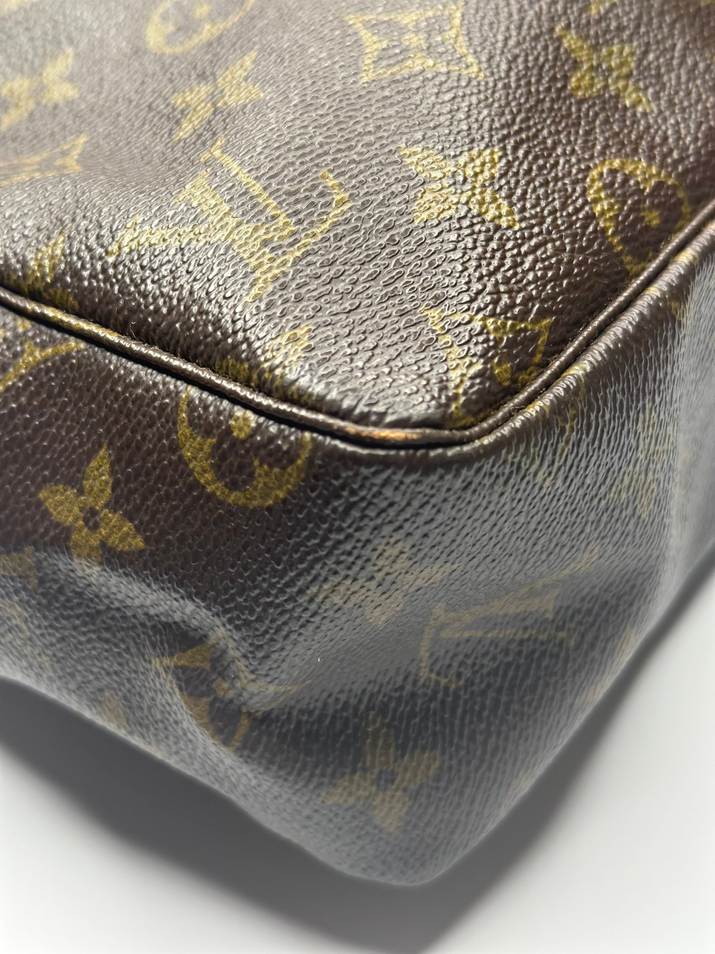 Pre-owned Louis Vuitton monogram canvas toiletry 28