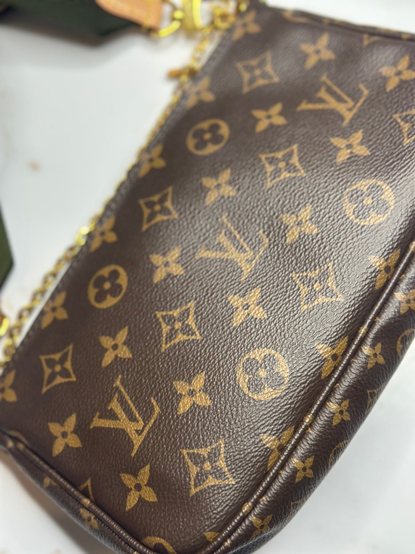 Pre-owned Louis Vuitton Monogram canvas multi Pochette accessories crossbody