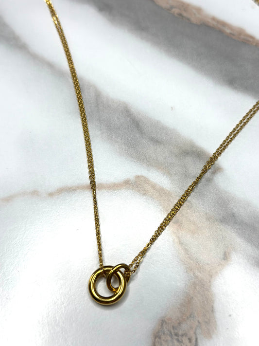 Interlocking GLD circle double chain necklace