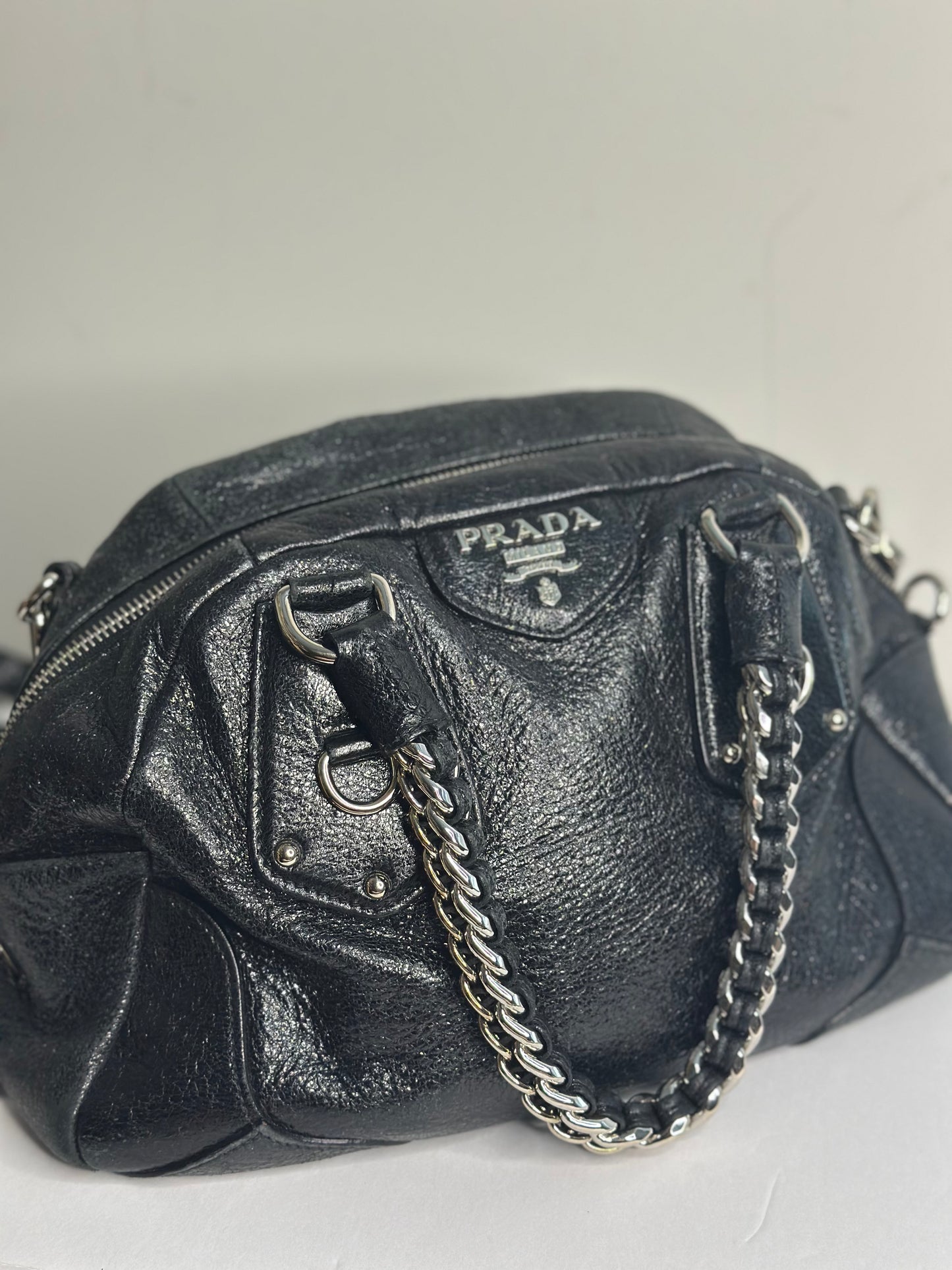 Pre-owned Prada Cervo Lux leather chain shoulder bag with a pebbled texture and silver-tone