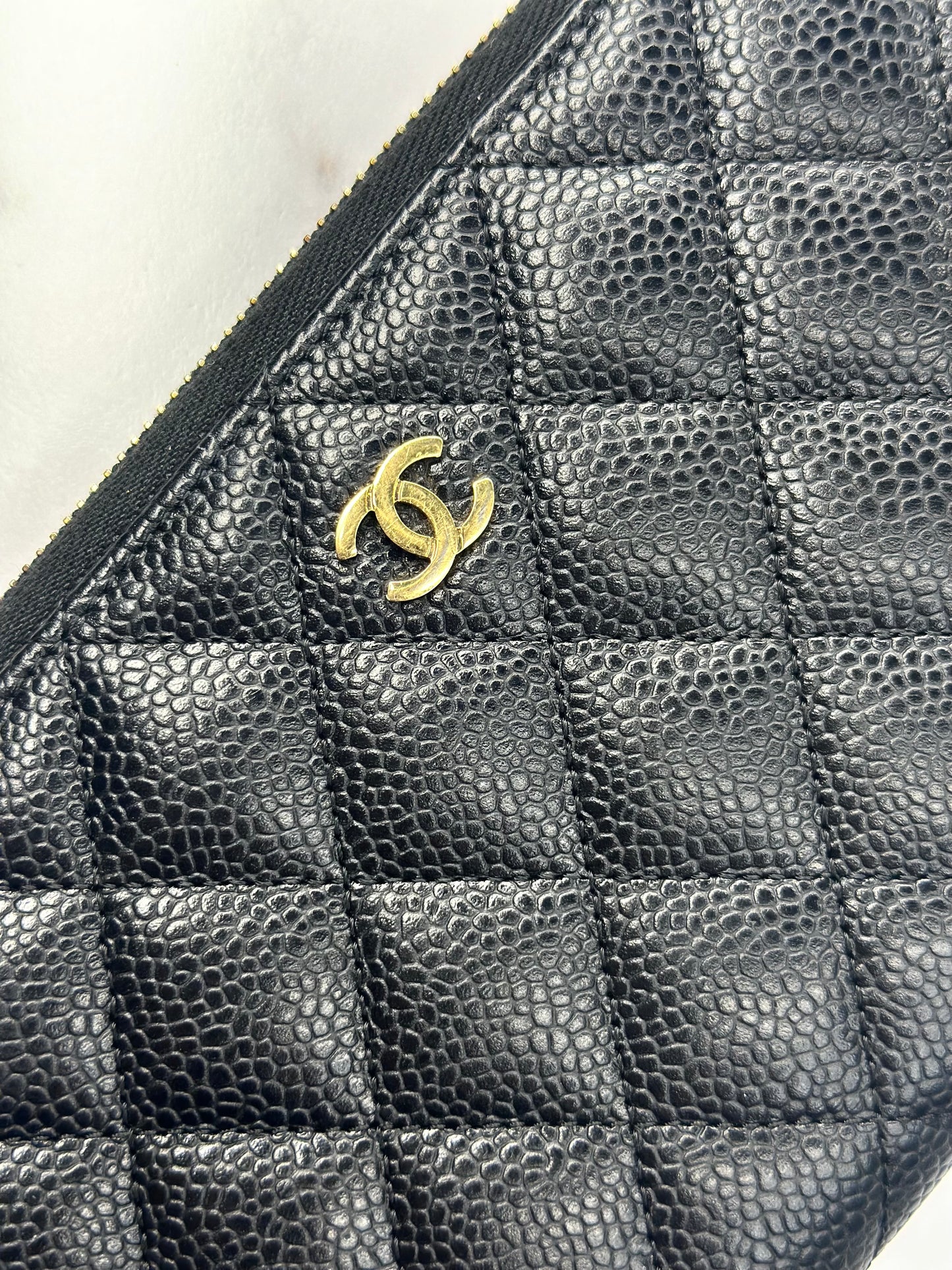 Pre-owned Chanel black caviar leather zippy wallet