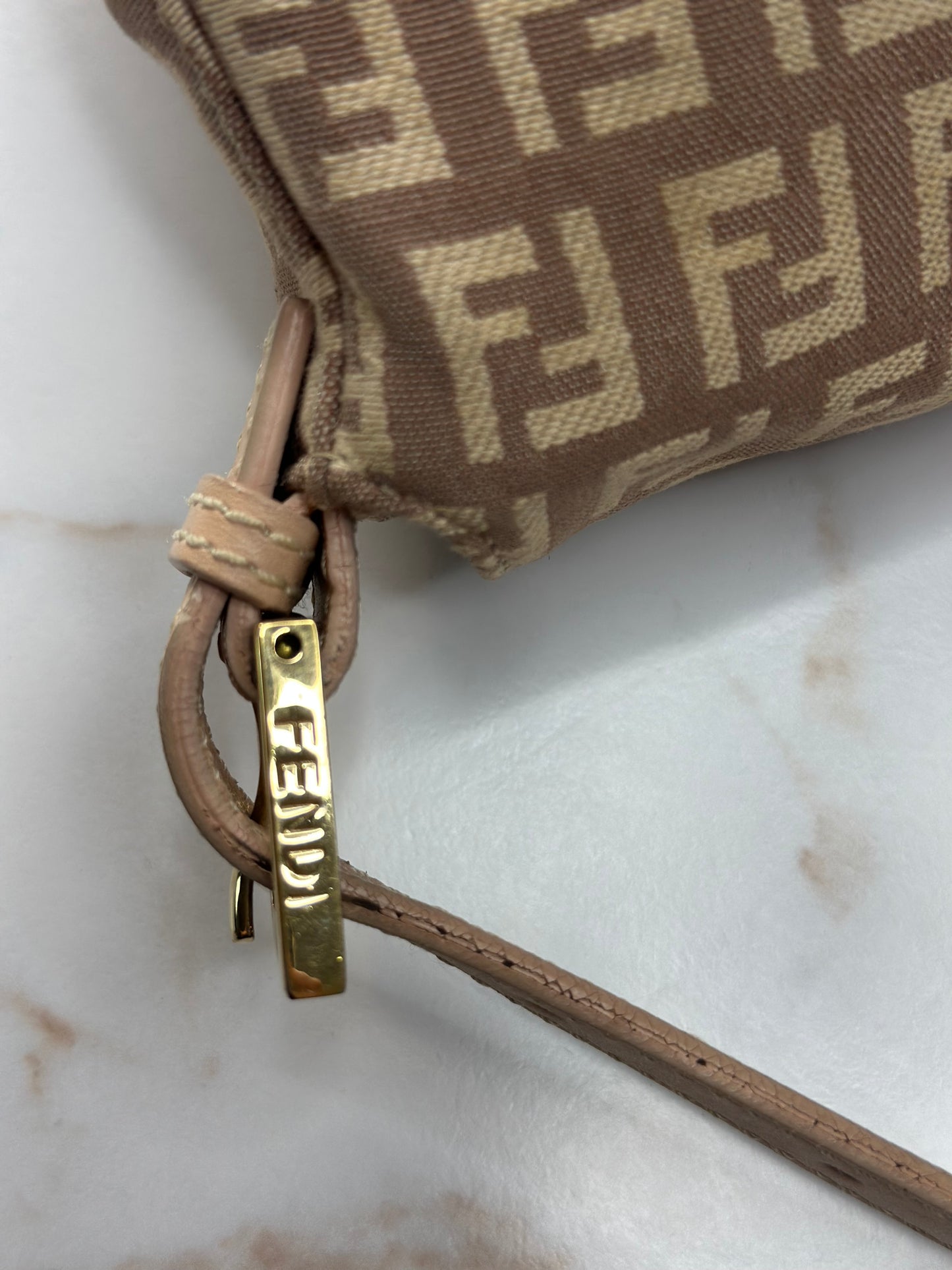 Pre-owned Fendi Zucchino Vitello Baguette Cipria Teint Cipria shoulder bag