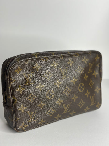 Pre-owned Louis Vuitton monogram canvas trousse 23