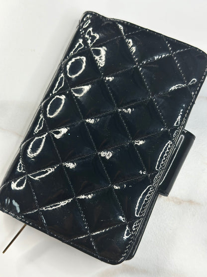 Pre-owned Chanel Patent Quilted Brilliant Zipped Pocket Wallet Black
