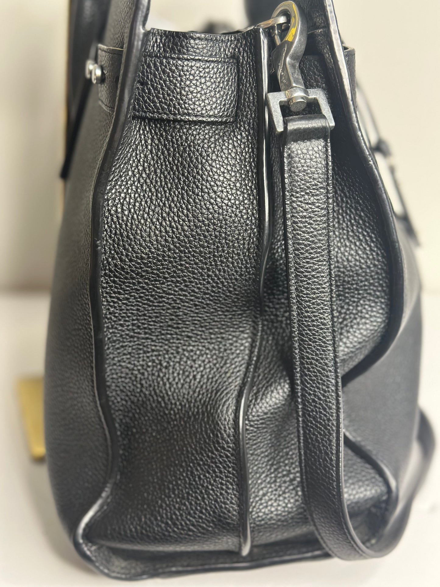 Pre-owned Saint Laurent Sac De Jour Supple Medium In Grained Leather